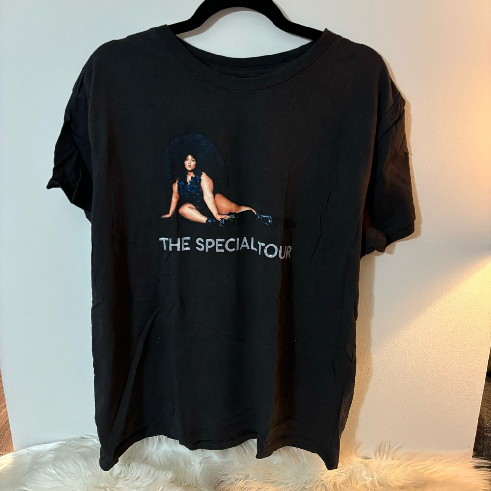 Lizzo Graphic T-shirt